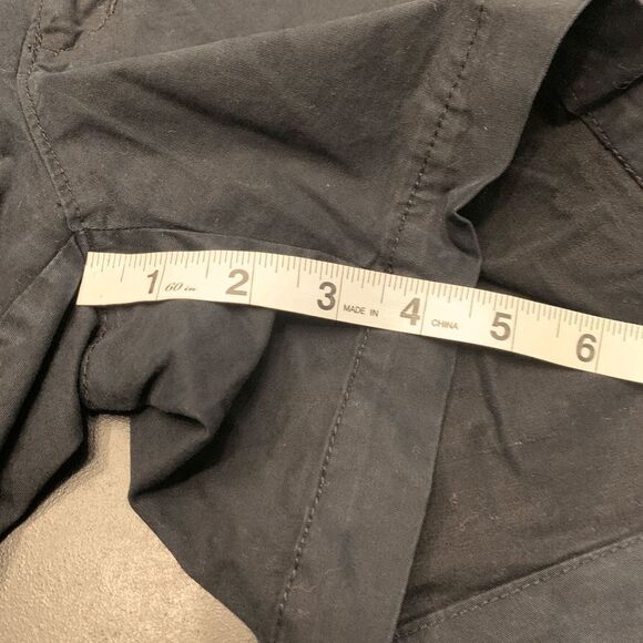 Old Navy Women's Flat Front Stretch Pockets Casual Chino Shorts Black Size 4 - Picture 3 of 6